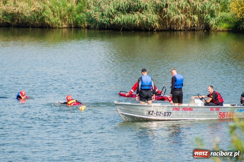 Zdjęcie w galerii na portalu naszraciborz.pl: Raciborscy strażacy odbyli ćwiczenia z ratownictwa wodnego wiadomości z regionu