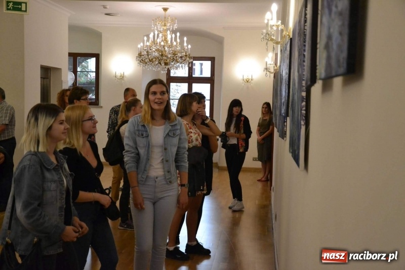 Zdjęcie w galerii na portalu naszraciborz.pl: 13 - wernisaż wystawy Martyny Rejner  wiadomości z regionu