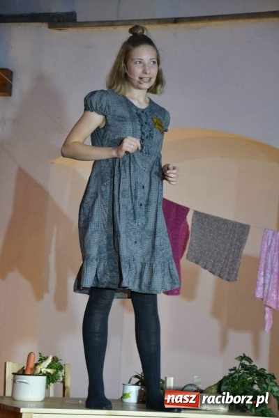 Zdjęcie w galerii na portalu naszraciborz.pl: Premiera monodramu Parasol na Zamku Piastowskim  wiadomości z regionu