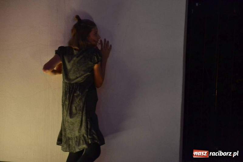 Zdjęcie w galerii na portalu naszraciborz.pl: Premiera monodramu Parasol na Zamku Piastowskim  wiadomości z regionu