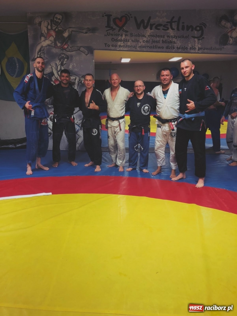 Zdjęcie w galerii na portalu naszraciborz.pl: Łamatorzy ćwiczyli z trenerem rodem z Brazylii  wiadomości z regionu