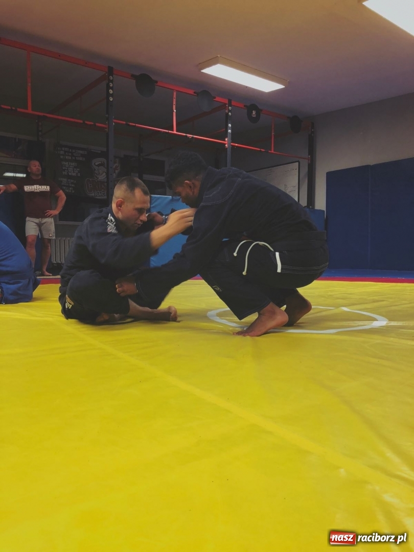 Zdjęcie w galerii na portalu naszraciborz.pl: Łamatorzy ćwiczyli z trenerem rodem z Brazylii  wiadomości z regionu