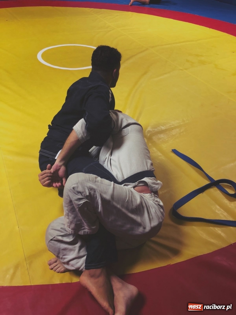 Zdjęcie w galerii na portalu naszraciborz.pl: Łamatorzy ćwiczyli z trenerem rodem z Brazylii  wiadomości z regionu