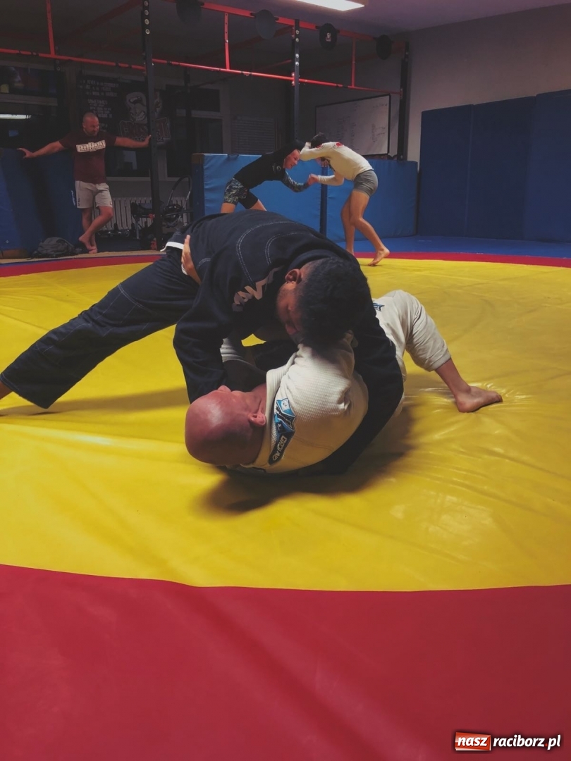 Zdjęcie w galerii na portalu naszraciborz.pl: Łamatorzy ćwiczyli z trenerem rodem z Brazylii  wiadomości z regionu