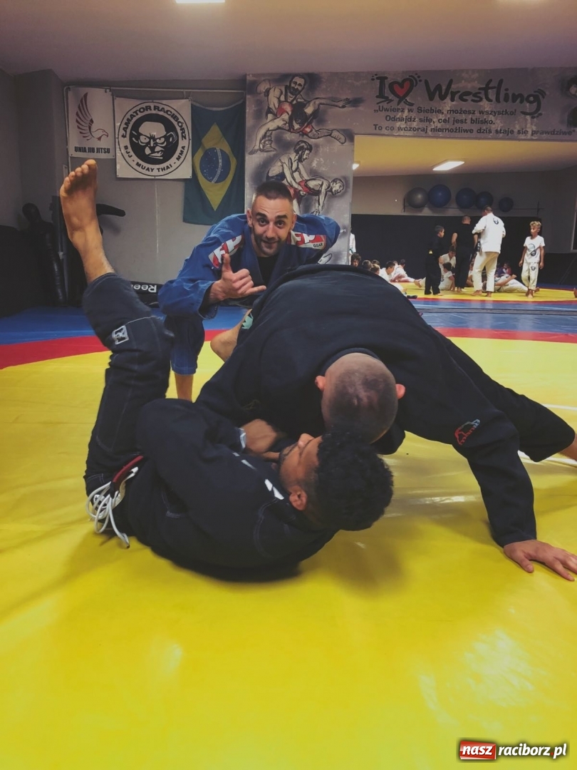 Zdjęcie w galerii na portalu naszraciborz.pl: Łamatorzy ćwiczyli z trenerem rodem z Brazylii  wiadomości z regionu