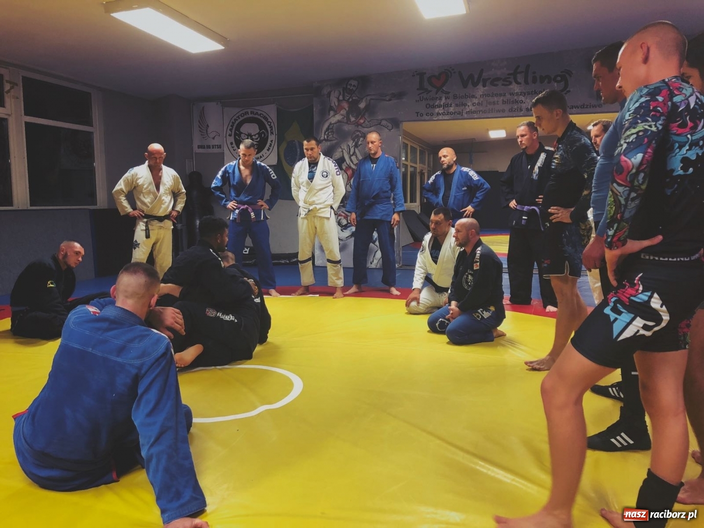 Zdjęcie w galerii na portalu naszraciborz.pl: Łamatorzy ćwiczyli z trenerem rodem z Brazylii  wiadomości z regionu