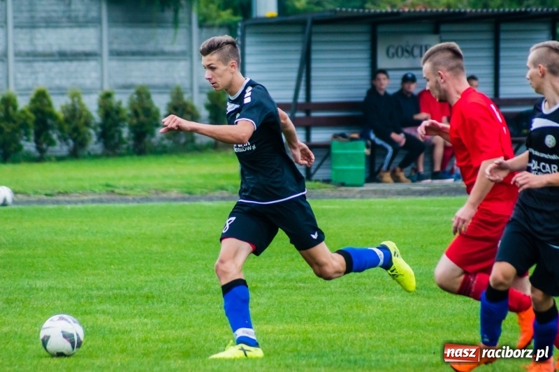 Zdjęcie w galerii na portalu naszraciborz.pl: Juniorzy starsi: Tworków rozkręcał się powoli, lecz ostatecznie strzelił siedem goli wiadomości z regionu