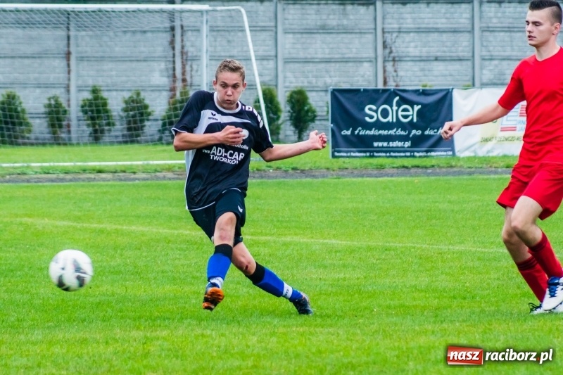 Zdjęcie w galerii na portalu naszraciborz.pl: Juniorzy starsi: Tworków rozkręcał się powoli, lecz ostatecznie strzelił siedem goli wiadomości z regionu