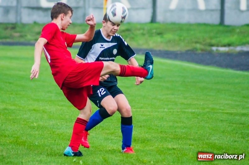 Zdjęcie w galerii na portalu naszraciborz.pl: Juniorzy starsi: Tworków rozkręcał się powoli, lecz ostatecznie strzelił siedem goli wiadomości z regionu