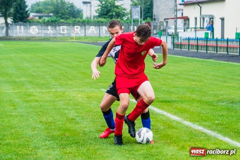 Zdjęcie w galerii na portalu naszraciborz.pl: Juniorzy starsi: Tworków rozkręcał się powoli, lecz ostatecznie strzelił siedem goli wiadomości z regionu