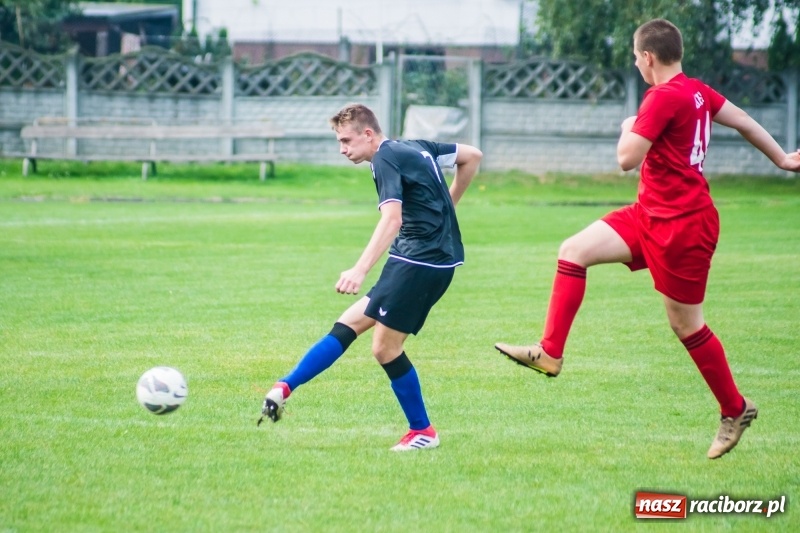 Zdjęcie w galerii na portalu naszraciborz.pl: Juniorzy starsi: Tworków rozkręcał się powoli, lecz ostatecznie strzelił siedem goli wiadomości z regionu