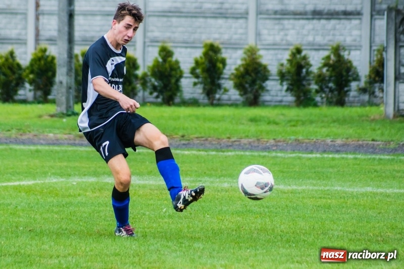 Zdjęcie w galerii na portalu naszraciborz.pl: Juniorzy starsi: Tworków rozkręcał się powoli, lecz ostatecznie strzelił siedem goli wiadomości z regionu