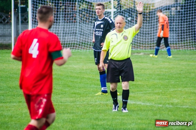 Zdjęcie w galerii na portalu naszraciborz.pl: Juniorzy starsi: Tworków rozkręcał się powoli, lecz ostatecznie strzelił siedem goli wiadomości z regionu
