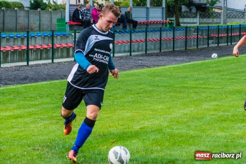 Zdjęcie w galerii na portalu naszraciborz.pl: Juniorzy starsi: Tworków rozkręcał się powoli, lecz ostatecznie strzelił siedem goli wiadomości z regionu