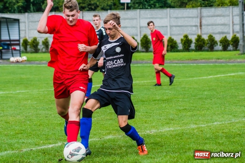 Zdjęcie w galerii na portalu naszraciborz.pl: Juniorzy starsi: Tworków rozkręcał się powoli, lecz ostatecznie strzelił siedem goli wiadomości z regionu