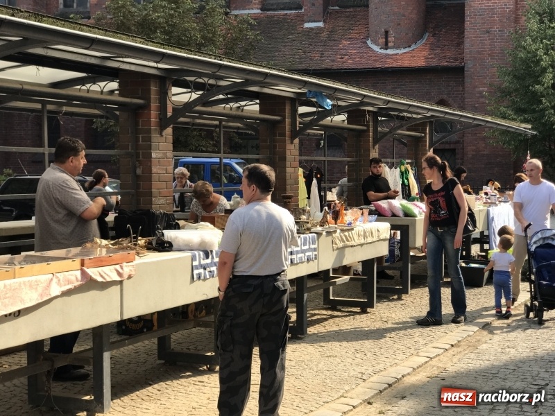 Zdjęcie w galerii na portalu naszraciborz.pl: Pierwszy raciborski pchli targ wiadomości z regionu