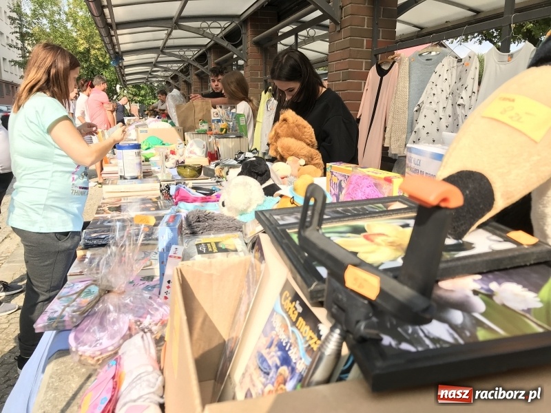 Zdjęcie w galerii na portalu naszraciborz.pl: Pierwszy raciborski pchli targ wiadomości z regionu