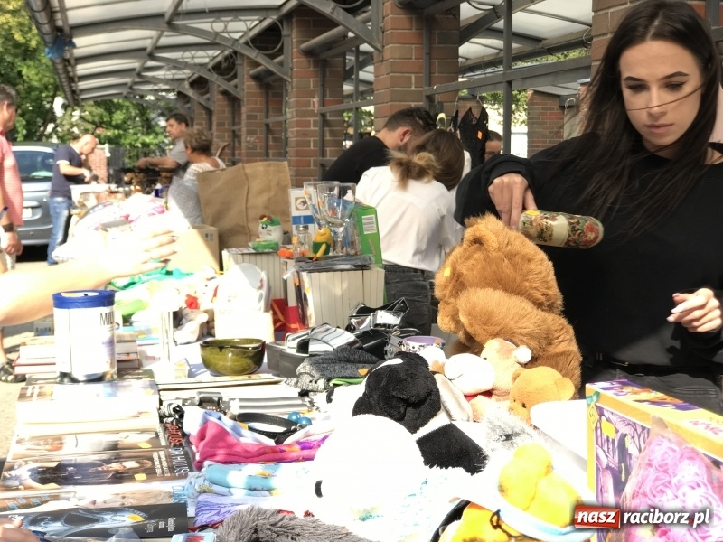 Zdjęcie w galerii na portalu naszraciborz.pl: Pierwszy raciborski pchli targ wiadomości z regionu