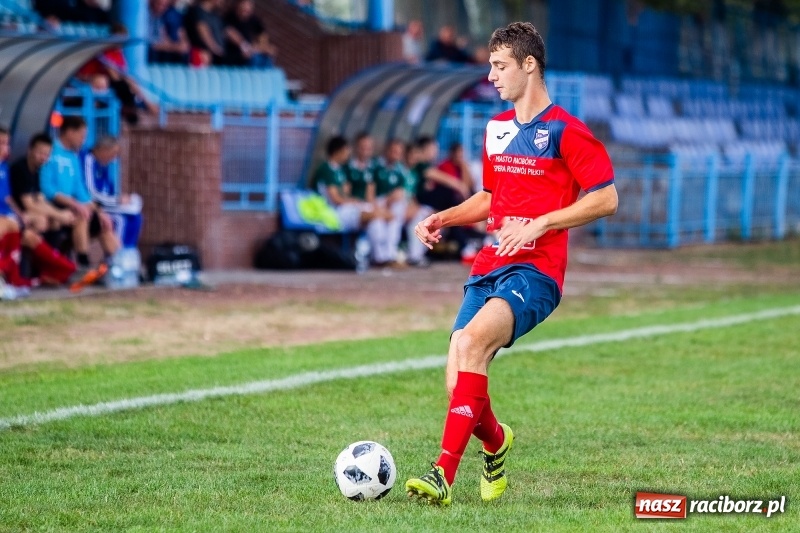 Zdjęcie w galerii na portalu naszraciborz.pl: IV liga: Unia o krok od niespodzianki. Bełk wyrównał w końcówce wiadomości z regionu