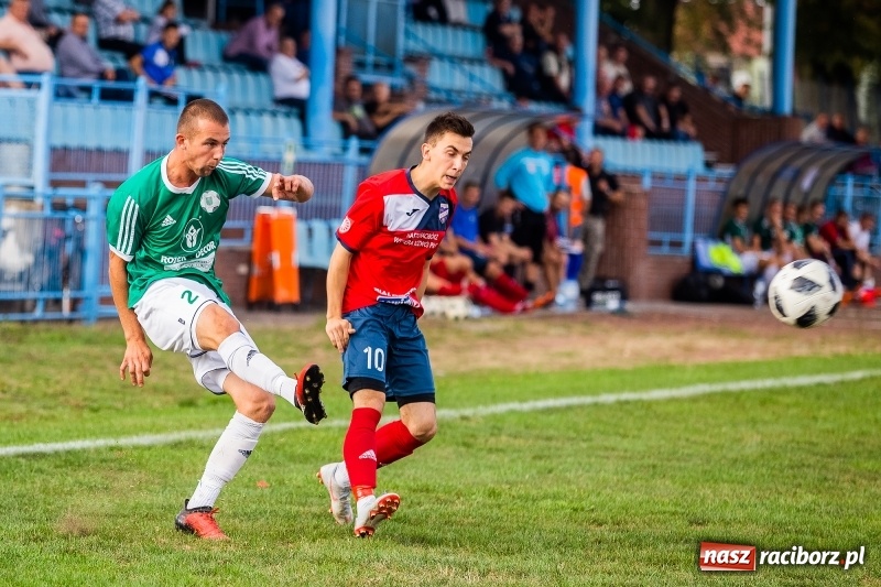 Zdjęcie w galerii na portalu naszraciborz.pl: IV liga: Unia o krok od niespodzianki. Bełk wyrównał w końcówce wiadomości z regionu