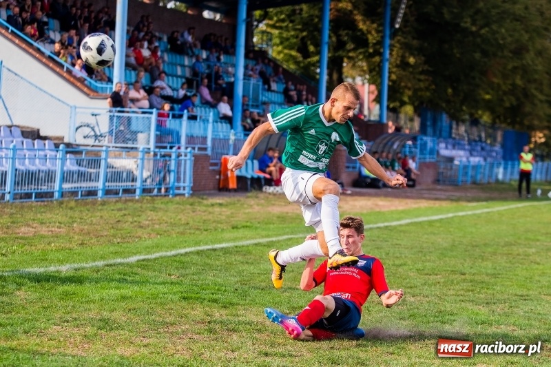 Zdjęcie w galerii na portalu naszraciborz.pl: IV liga: Unia o krok od niespodzianki. Bełk wyrównał w końcówce wiadomości z regionu