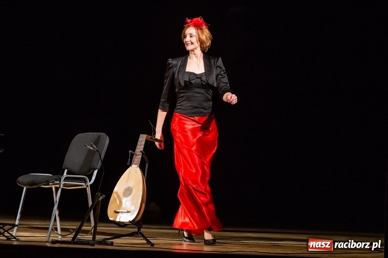 Zdjęcie w galerii na portalu naszraciborz.pl: 100 lat polskiej niepodległości. Finesis Trio wystąpiło w Raciborskim Centrum Kultury wiadomości z regionu