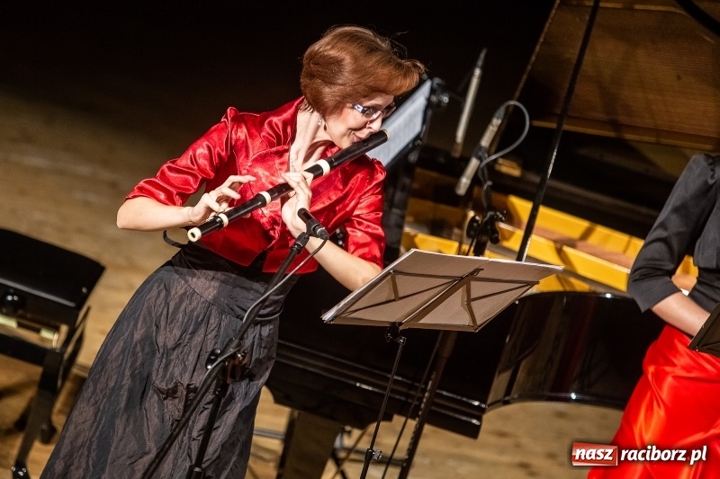 Zdjęcie w galerii na portalu naszraciborz.pl: 100 lat polskiej niepodległości. Finesis Trio wystąpiło w Raciborskim Centrum Kultury wiadomości z regionu