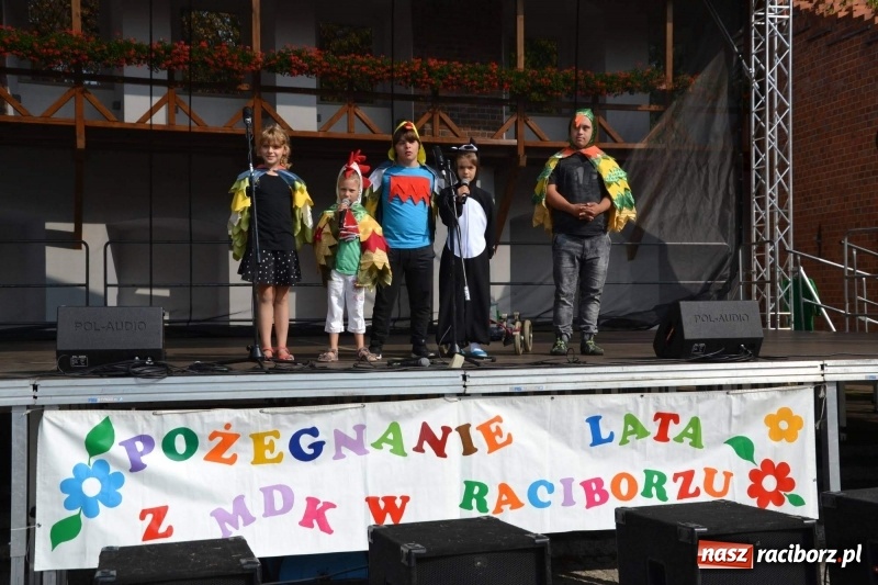 Zdjęcie w galerii na portalu naszraciborz.pl: MDK żegnał dziś lato na zamku  wiadomości z regionu