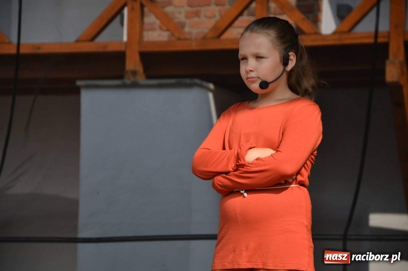 Zdjęcie w galerii na portalu naszraciborz.pl: MDK żegnał dziś lato na zamku  wiadomości z regionu