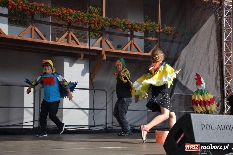 Zdjęcie w galerii na portalu naszraciborz.pl: MDK żegnał dziś lato na zamku  wiadomości z regionu