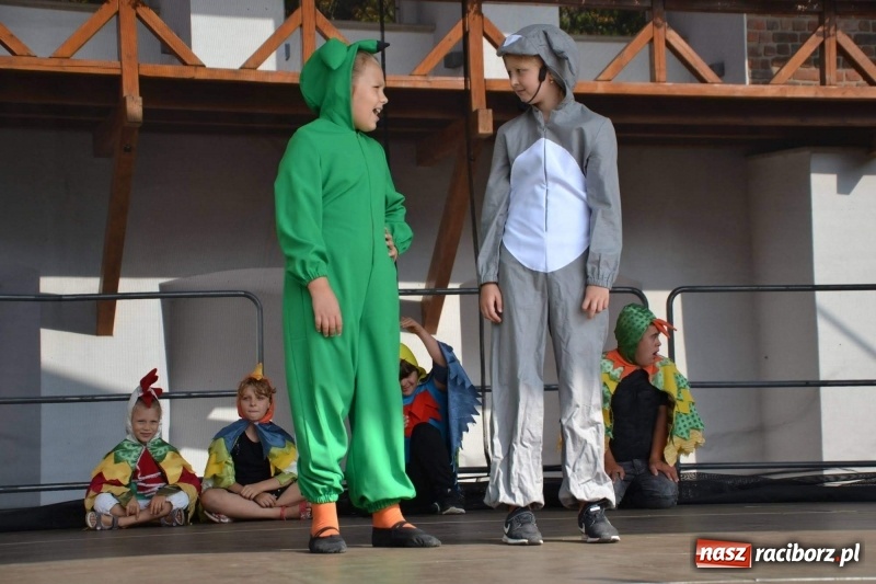 Zdjęcie w galerii na portalu naszraciborz.pl: MDK żegnał dziś lato na zamku  wiadomości z regionu