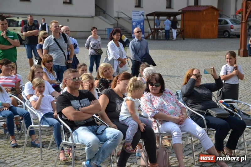 Zdjęcie w galerii na portalu naszraciborz.pl: MDK żegnał dziś lato na zamku  wiadomości z regionu
