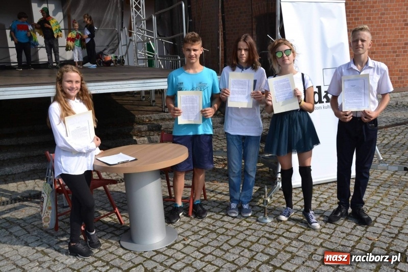 Zdjęcie w galerii na portalu naszraciborz.pl: MDK żegnał dziś lato na zamku  wiadomości z regionu