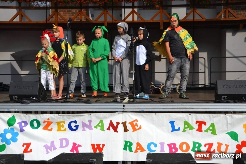 Zdjęcie w galerii na portalu naszraciborz.pl: MDK żegnał dziś lato na zamku  wiadomości z regionu