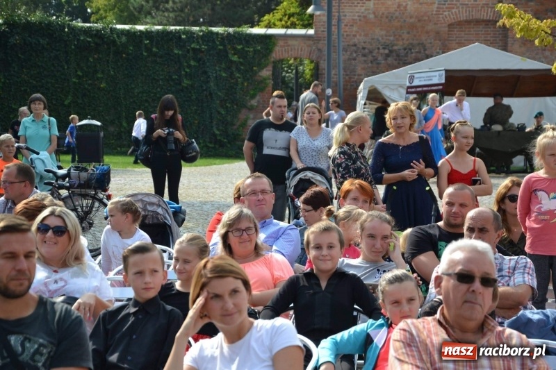 Zdjęcie w galerii na portalu naszraciborz.pl: MDK żegnał dziś lato na zamku  wiadomości z regionu