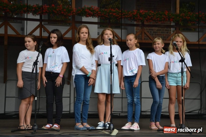 Zdjęcie w galerii na portalu naszraciborz.pl: MDK żegnał dziś lato na zamku  wiadomości z regionu