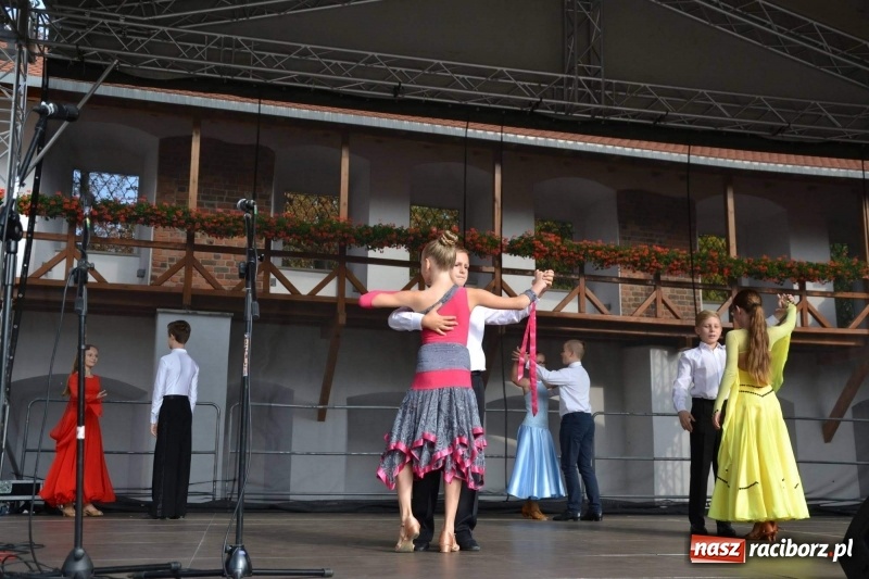 Zdjęcie w galerii na portalu naszraciborz.pl: MDK żegnał dziś lato na zamku  wiadomości z regionu