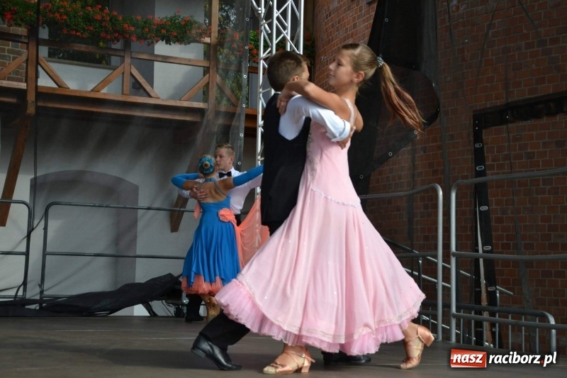 Zdjęcie w galerii na portalu naszraciborz.pl: MDK żegnał dziś lato na zamku  wiadomości z regionu