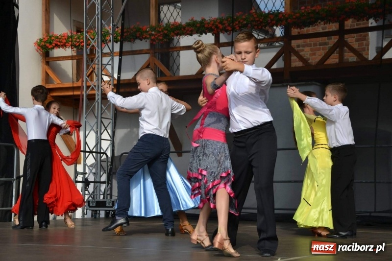 Zdjęcie w galerii na portalu naszraciborz.pl: MDK żegnał dziś lato na zamku  wiadomości z regionu