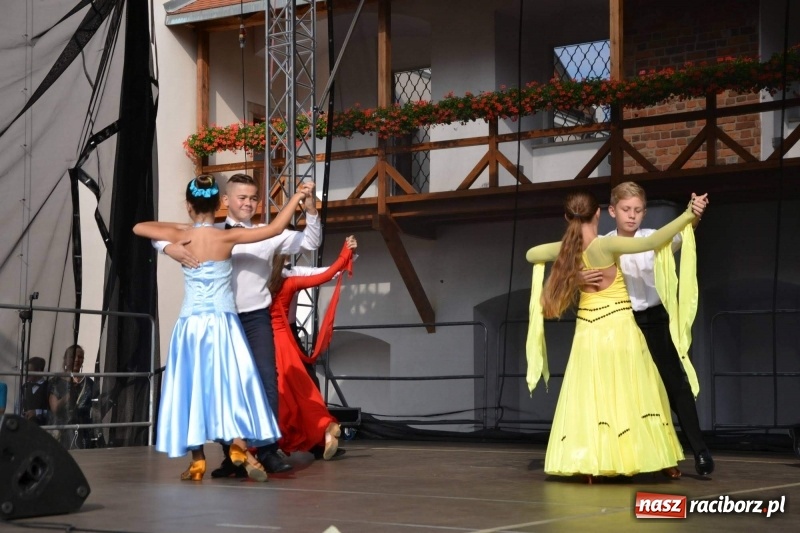 Zdjęcie w galerii na portalu naszraciborz.pl: MDK żegnał dziś lato na zamku  wiadomości z regionu