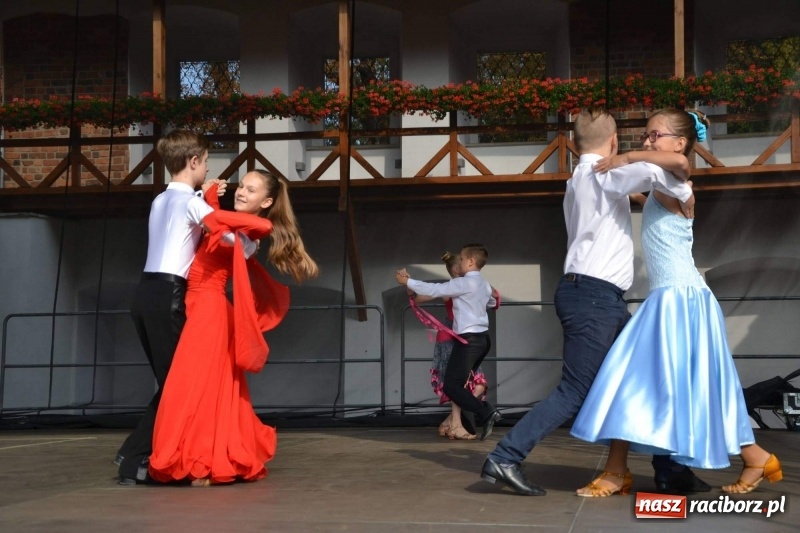 Zdjęcie w galerii na portalu naszraciborz.pl: MDK żegnał dziś lato na zamku  wiadomości z regionu