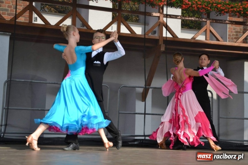 Zdjęcie w galerii na portalu naszraciborz.pl: MDK żegnał dziś lato na zamku  wiadomości z regionu