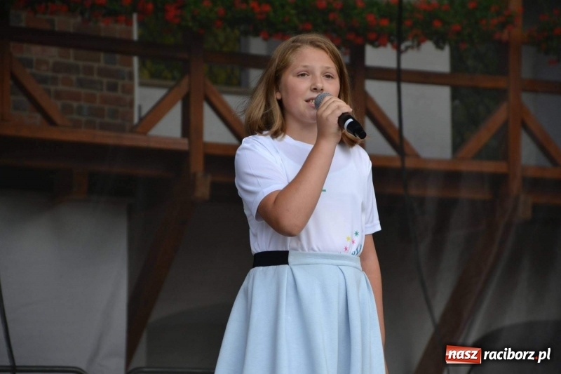 Zdjęcie w galerii na portalu naszraciborz.pl: MDK żegnał dziś lato na zamku  wiadomości z regionu