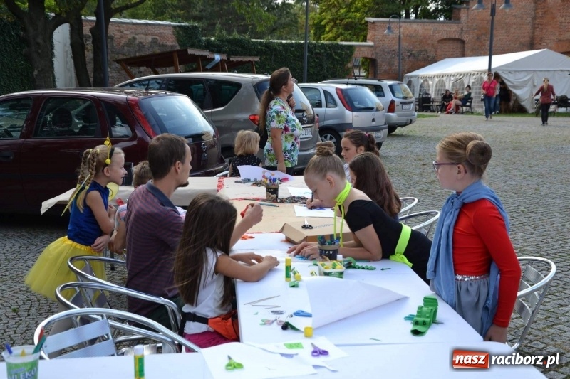 Zdjęcie w galerii na portalu naszraciborz.pl: MDK żegnał dziś lato na zamku  wiadomości z regionu