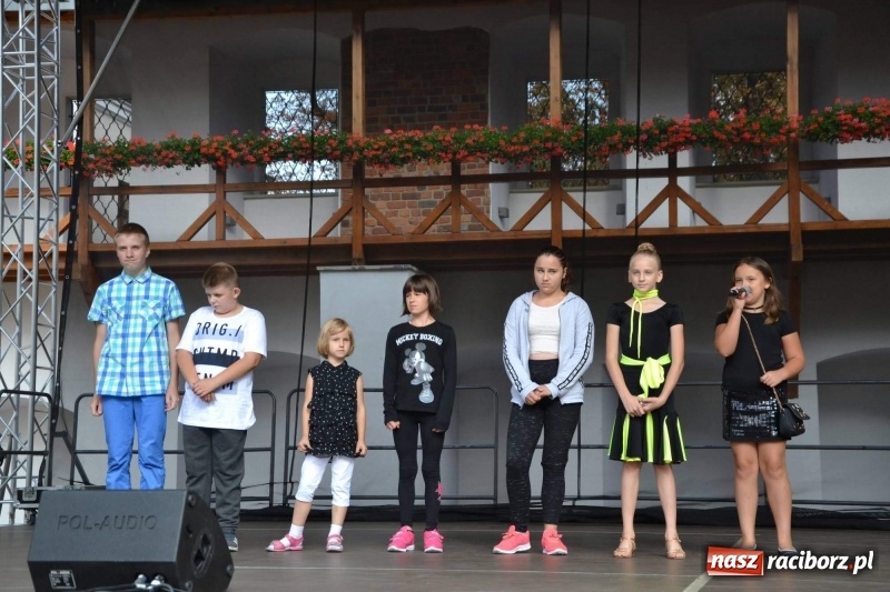 Zdjęcie w galerii na portalu naszraciborz.pl: MDK żegnał dziś lato na zamku  wiadomości z regionu