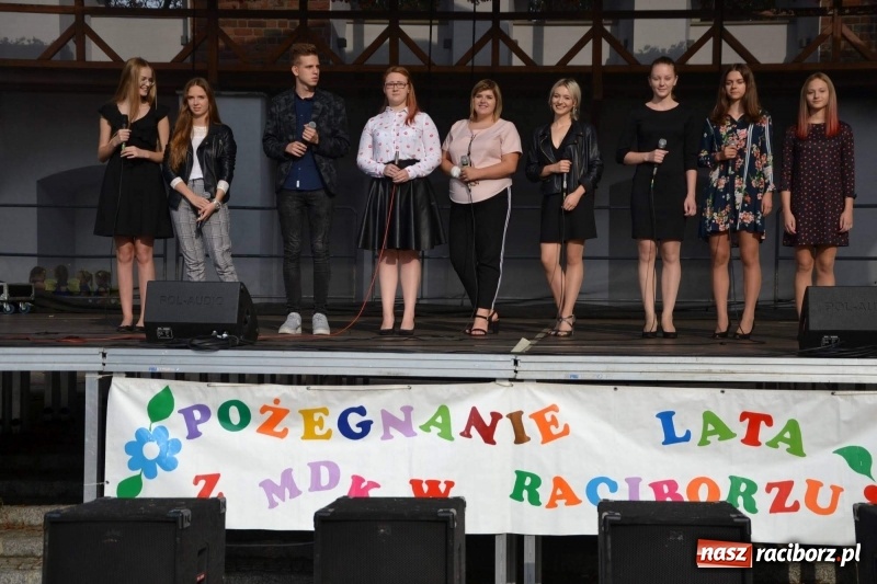 Zdjęcie w galerii na portalu naszraciborz.pl: MDK żegnał dziś lato na zamku  wiadomości z regionu