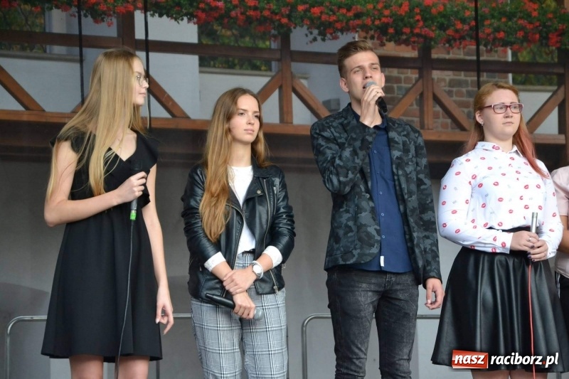 Zdjęcie w galerii na portalu naszraciborz.pl: MDK żegnał dziś lato na zamku  wiadomości z regionu