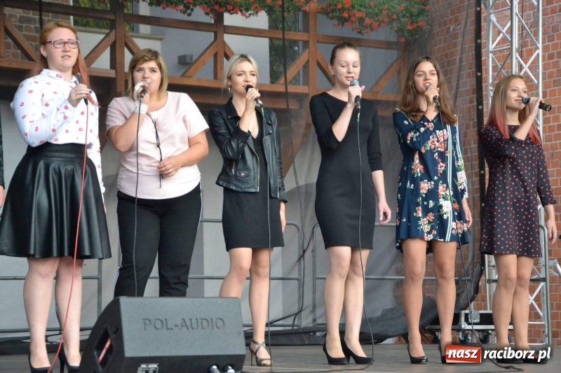 Zdjęcie w galerii na portalu naszraciborz.pl: MDK żegnał dziś lato na zamku  wiadomości z regionu