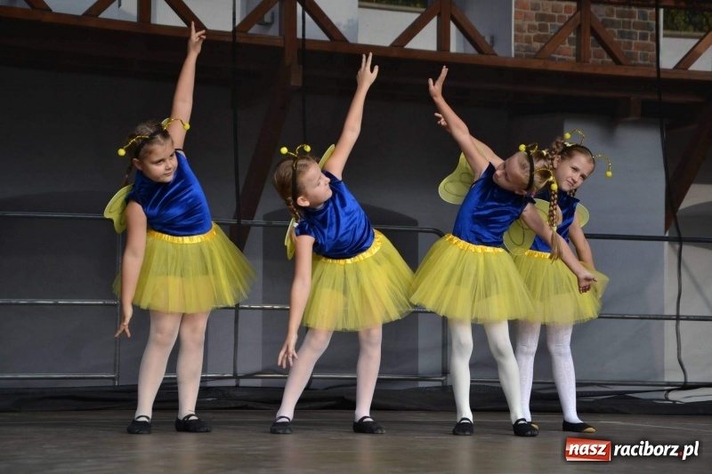 Zdjęcie w galerii na portalu naszraciborz.pl: MDK żegnał dziś lato na zamku  wiadomości z regionu