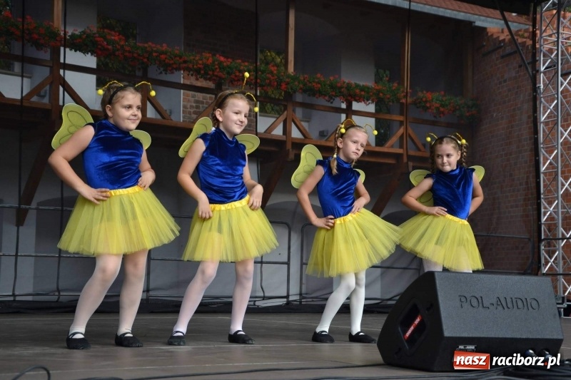 Zdjęcie w galerii na portalu naszraciborz.pl: MDK żegnał dziś lato na zamku  wiadomości z regionu